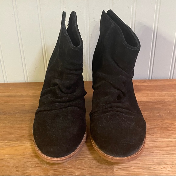 Splendid Suede “Rodeo” Booties (6M) - Picture 2 of 9